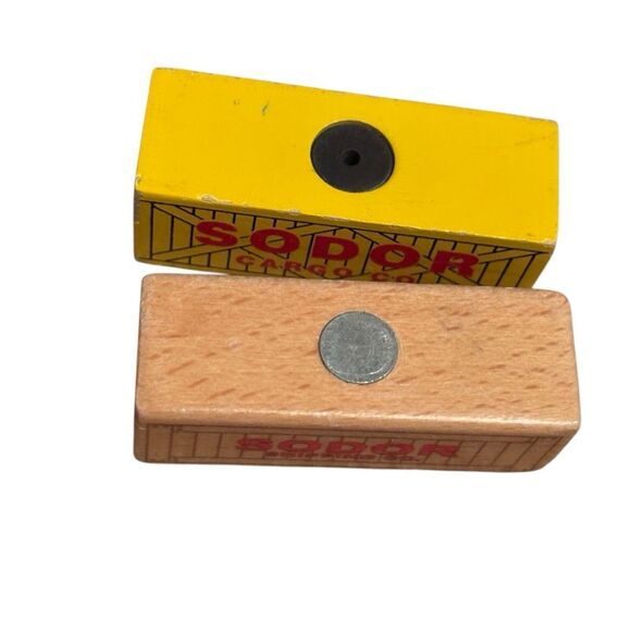 Thomas The Train Lot Of 2 Sodor Shipping Cargo Magnetic Blocks - Picture 2 of 6